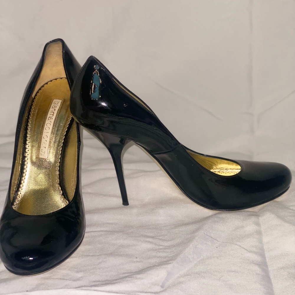 Size 40 GIANMARCO LORENZI black patent leather 4” Stilettos.